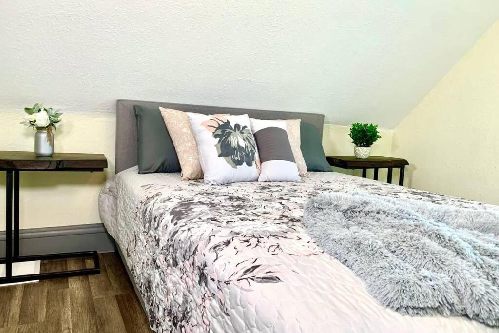 Villa 5Br Niagara Getaway Prime Location-Sleeps 10 Niagara Falls Esterno foto