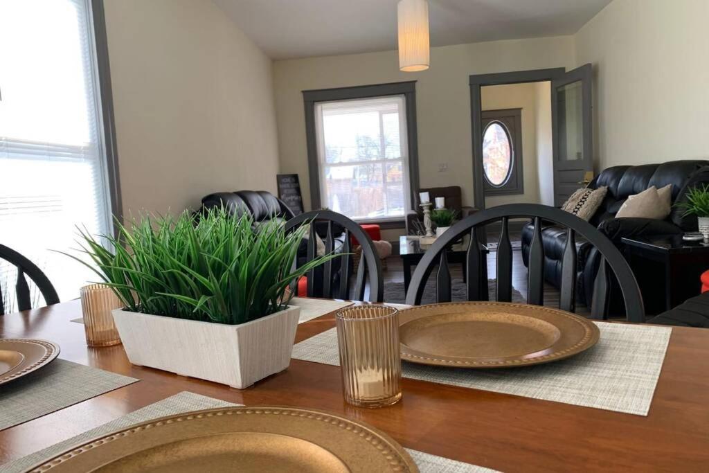 Villa 5Br Niagara Getaway Prime Location-Sleeps 10 Niagara Falls Esterno foto